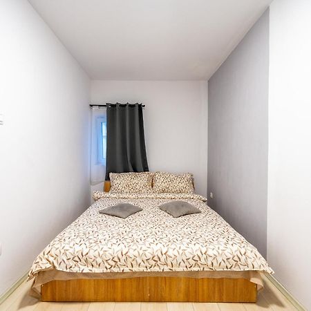 Готель Yvett House Сфинту-Ґеорґе Екстер'єр фото