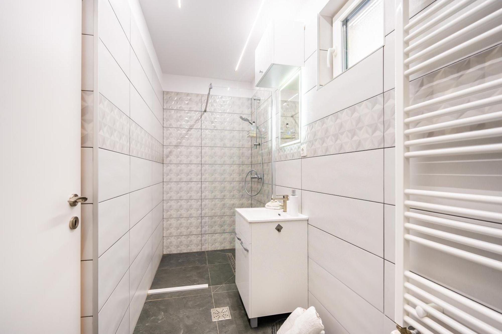 Готель Yvett House Сфинту-Ґеорґе Екстер'єр фото