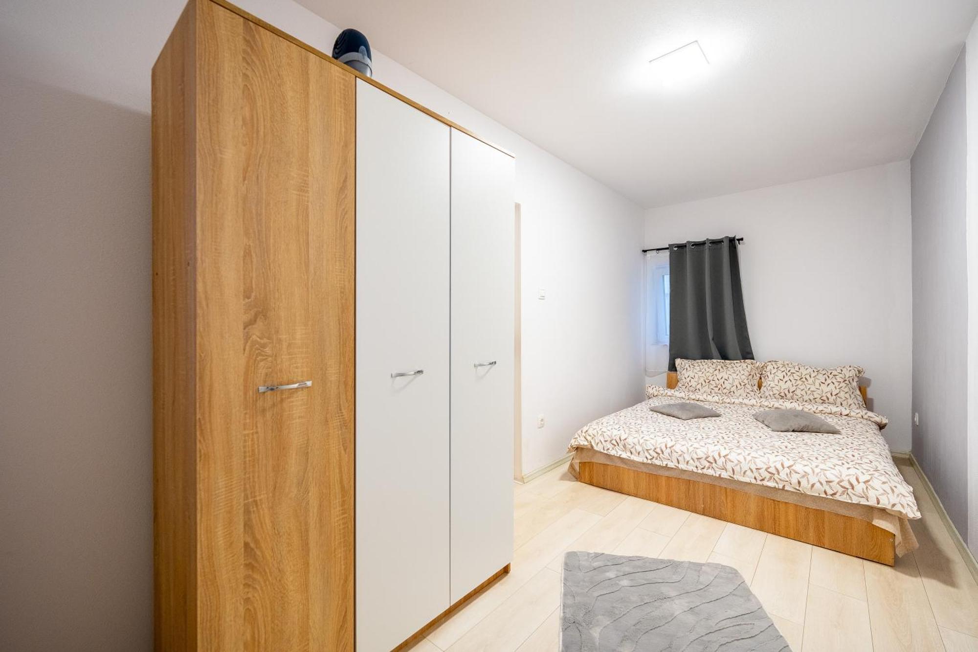 Готель Yvett House Сфинту-Ґеорґе Екстер'єр фото