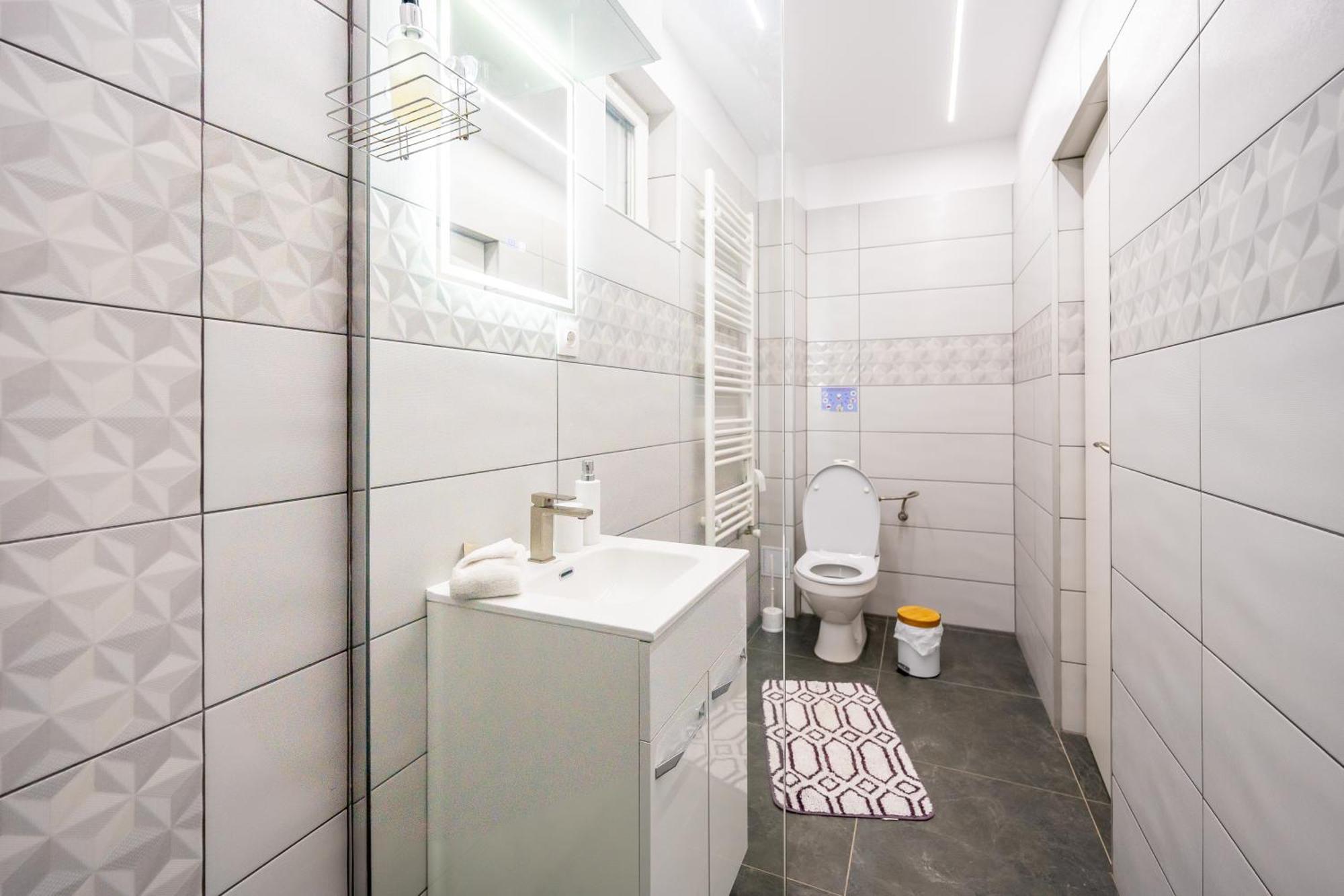 Готель Yvett House Сфинту-Ґеорґе Екстер'єр фото
