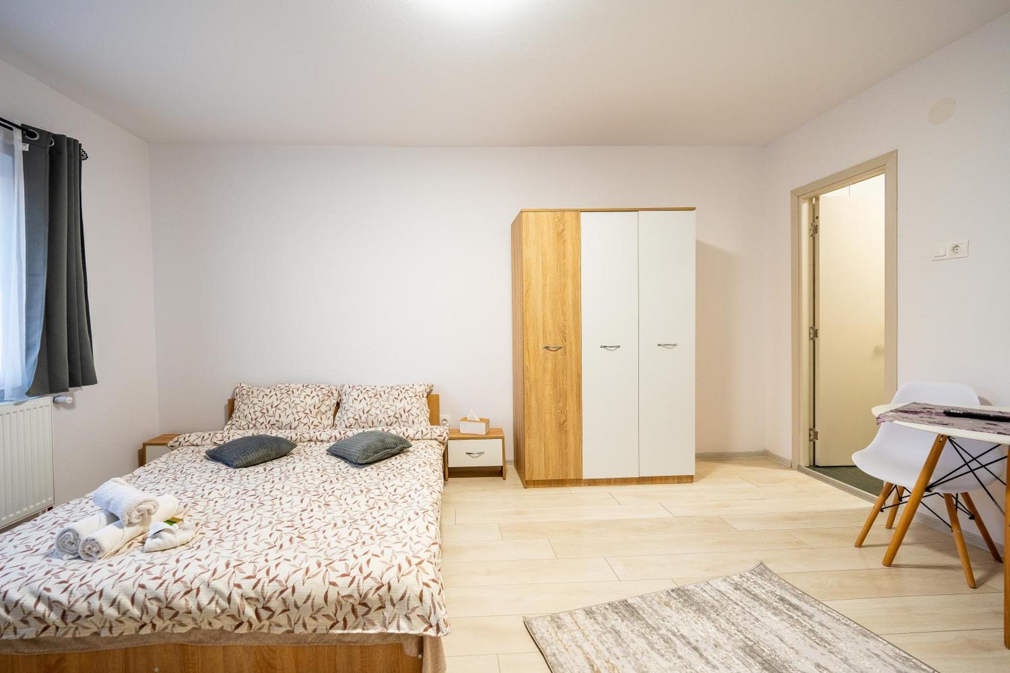 Готель Yvett House Сфинту-Ґеорґе Екстер'єр фото