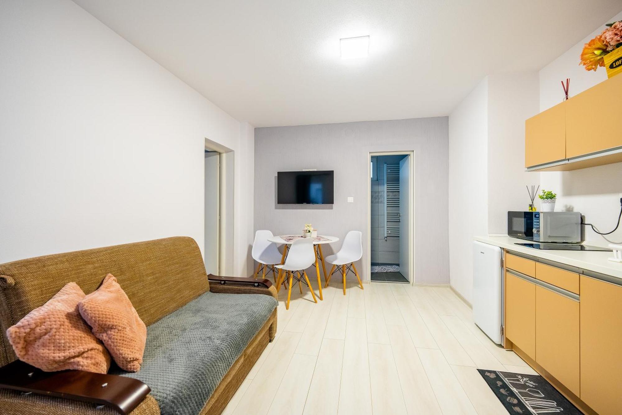 Готель Yvett House Сфинту-Ґеорґе Екстер'єр фото