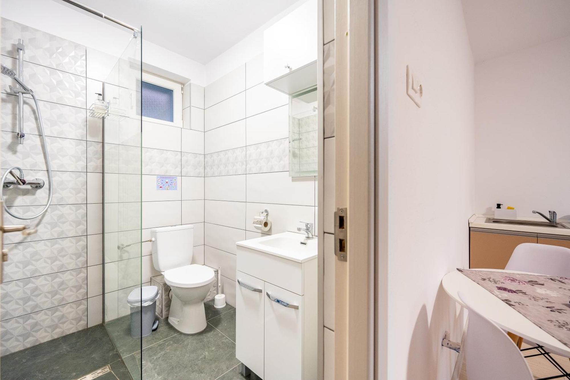 Готель Yvett House Сфинту-Ґеорґе Екстер'єр фото